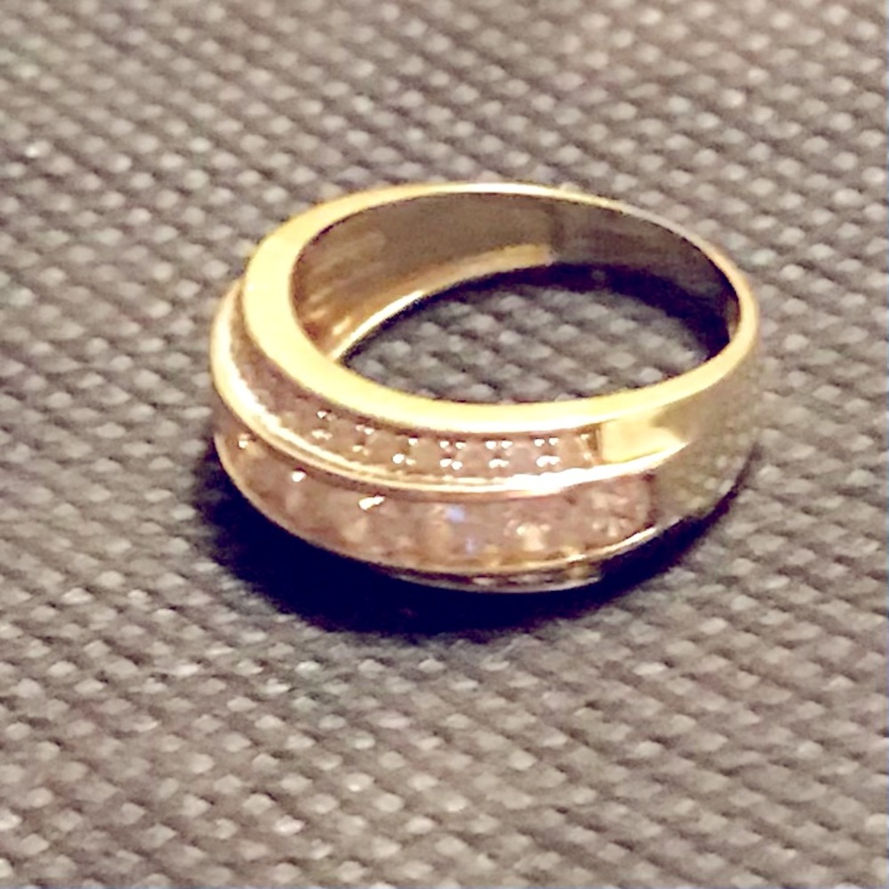 Vintage 14k Gold Ring. Great Condition!